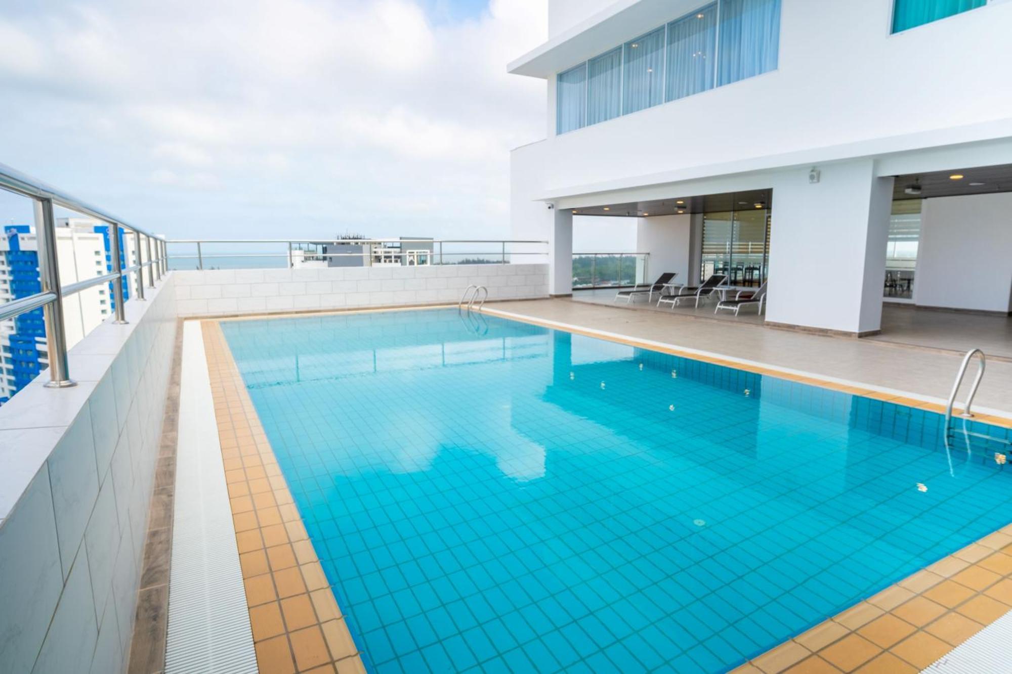 City Rise Hotel Miri Buitenkant foto
